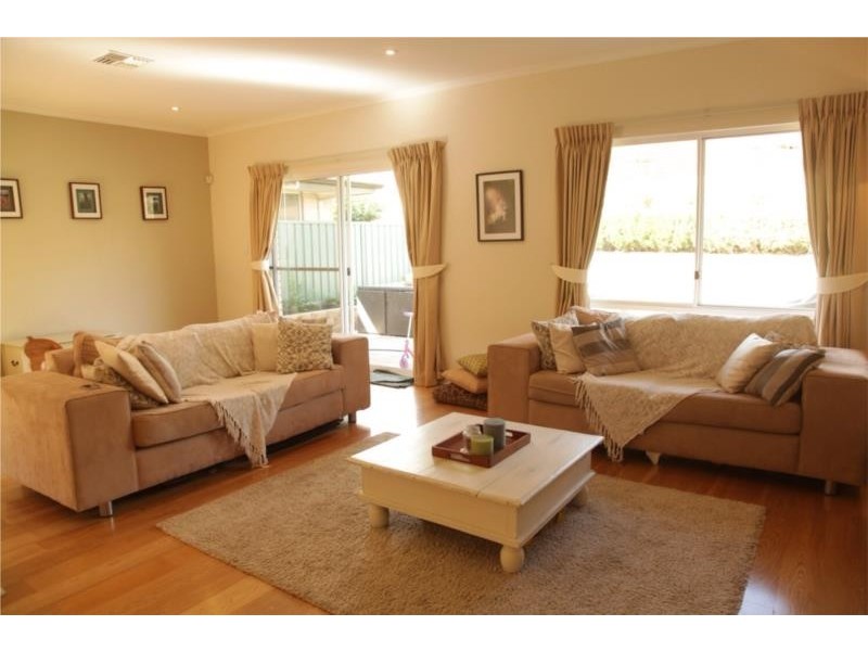 67 Hindmarsh Cct, Mawson Lakes SA 5095