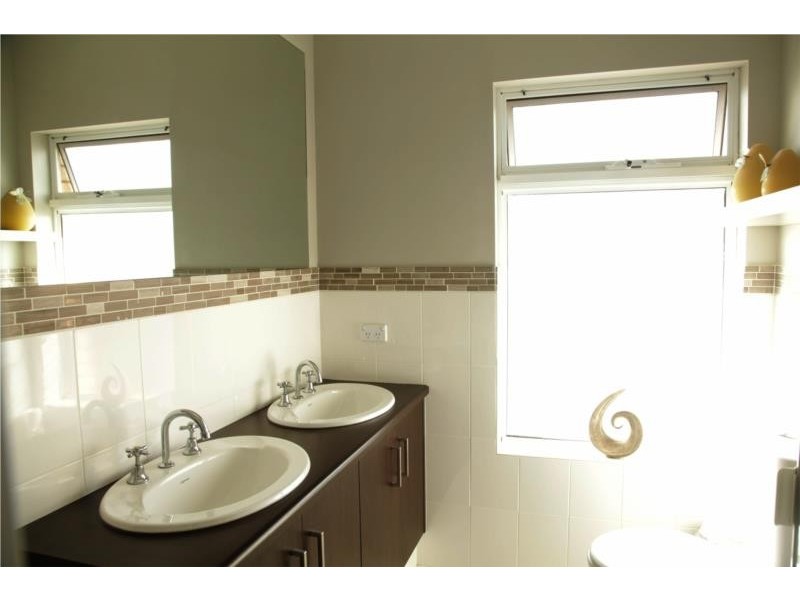 67 Hindmarsh Cct, Mawson Lakes SA 5095