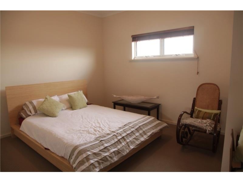 67 Hindmarsh Cct, Mawson Lakes SA 5095