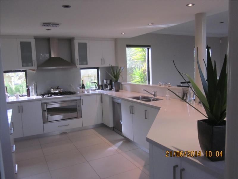 1 Waterlily  Drive, Dudley Park WA 6210