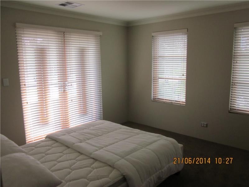 1 Waterlily  Drive, Dudley Park WA 6210