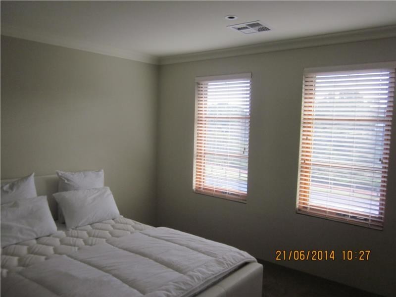 1 Waterlily  Drive, Dudley Park WA 6210