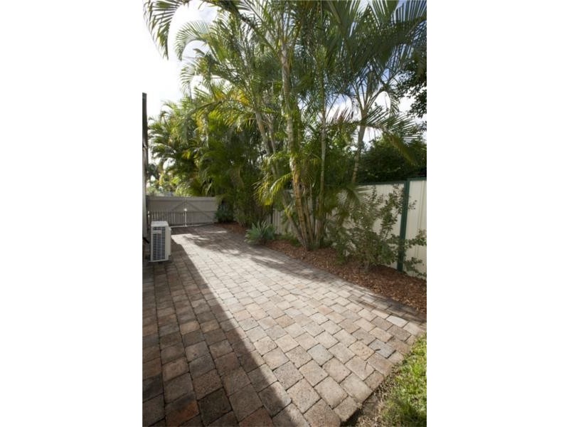 21 ALLIED DRIVE, Arundel QLD 4214