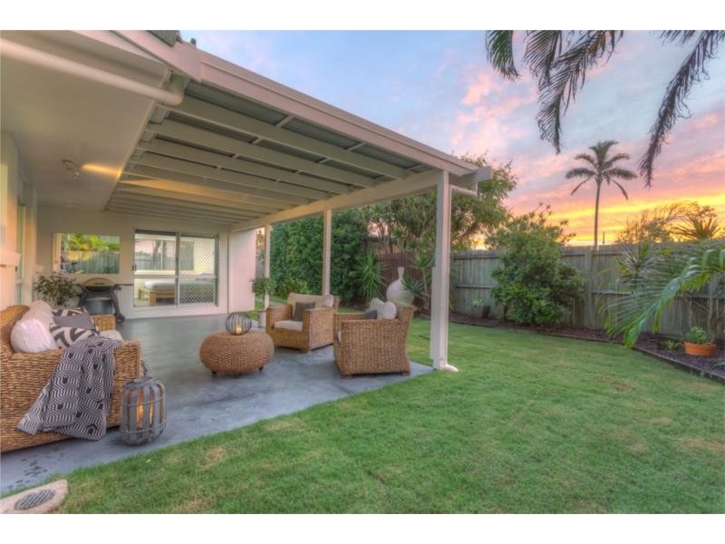118 Oceanic Drive, Warana QLD 4575