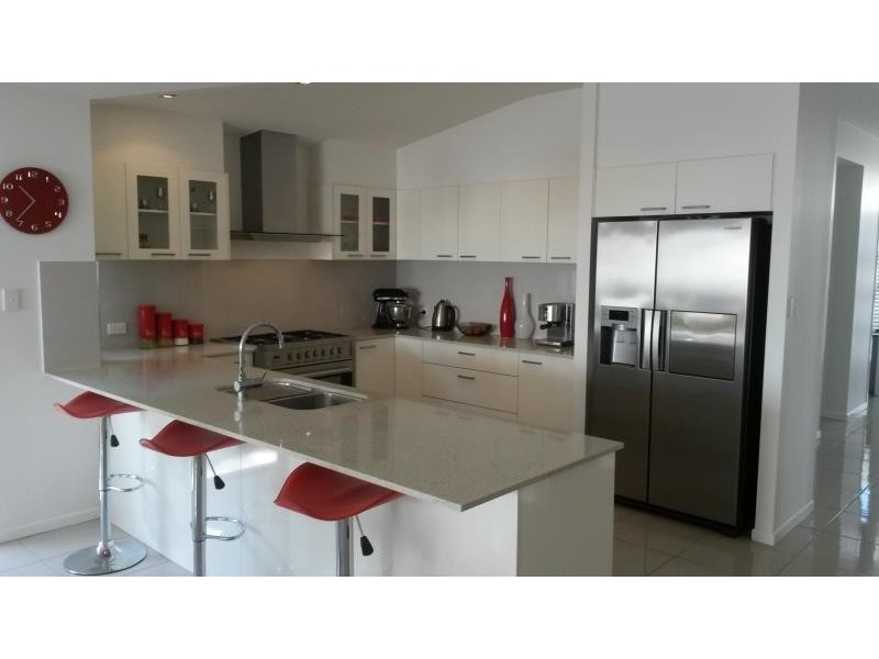 7 Robur Crescent, Mountain Creek QLD 4557