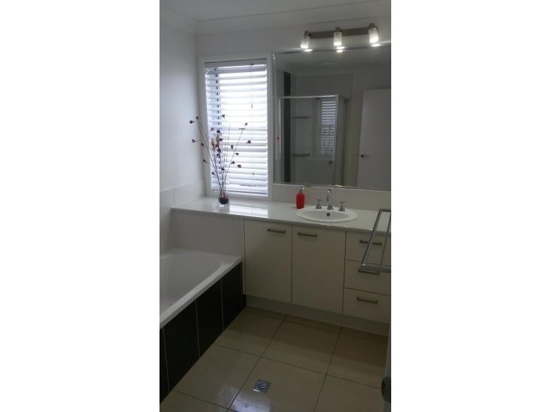 7 Robur Crescent, Mountain Creek QLD 4557