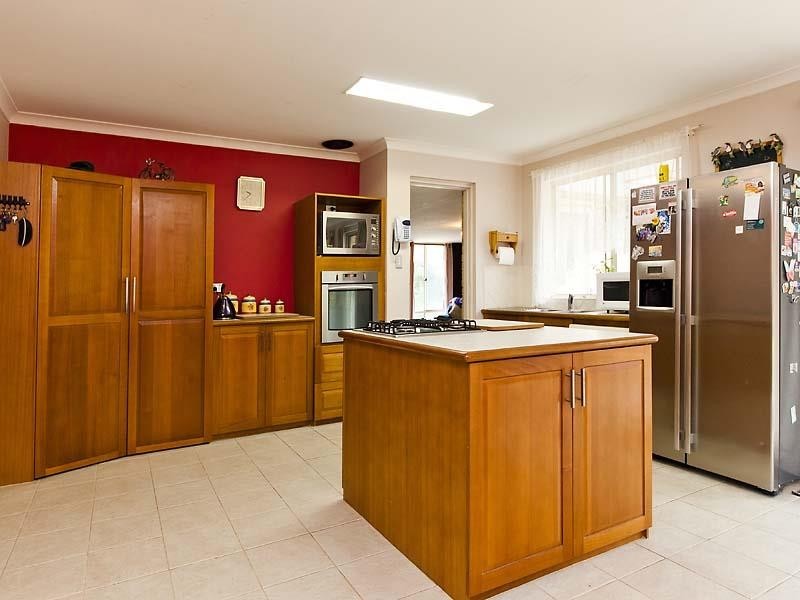 235 McLennan Drive, Nowergup WA 6032