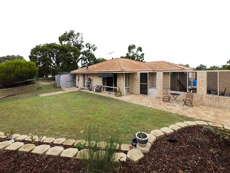 235 McLennan Drive, Nowergup WA 6032