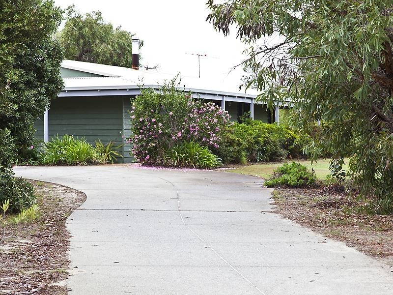 235 McLennan Drive, Nowergup WA 6032