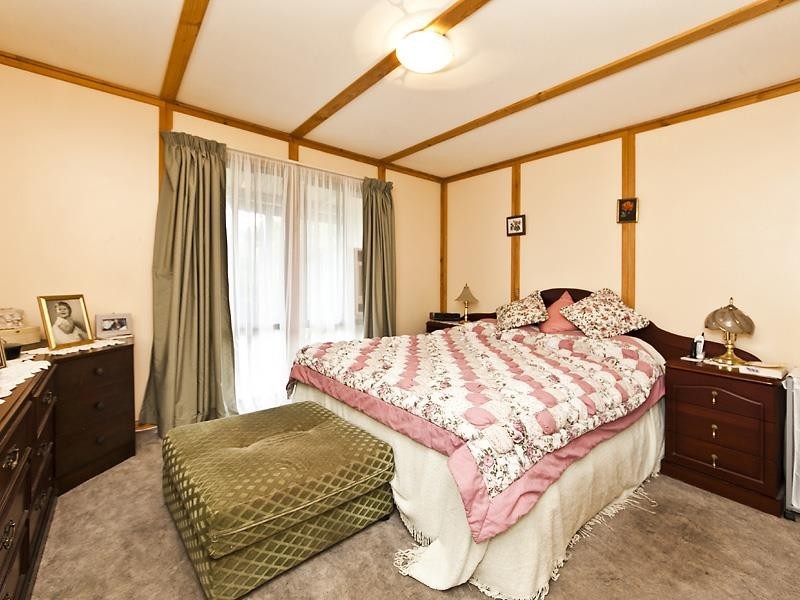 235 McLennan Drive, Nowergup WA 6032