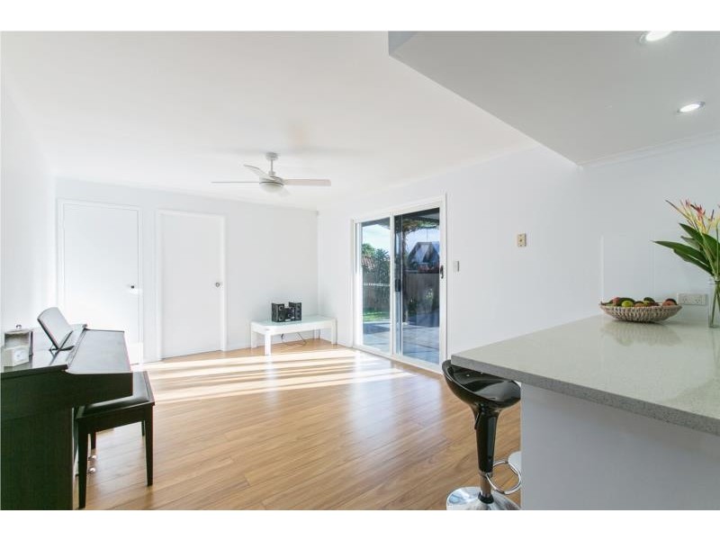 21 Wavecrest Drive, Castaways Beach QLD 4567