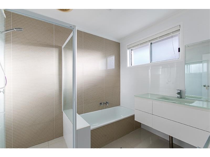 21 Wavecrest Drive, Castaways Beach QLD 4567