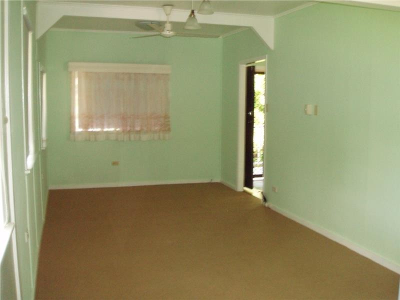 22 West Street, Mount Morgan QLD 4714