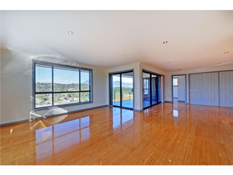 2/18 Rachel Crescent, Old Beach TAS 7017