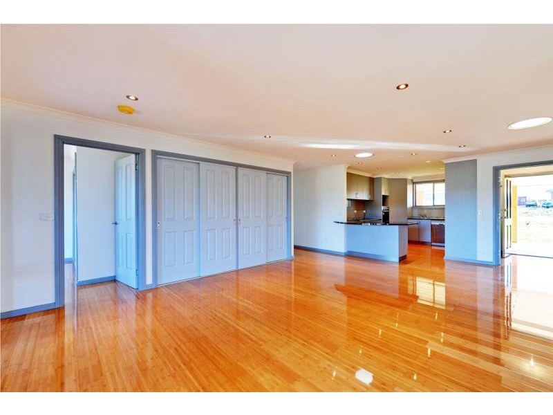 2/18 Rachel Crescent, Old Beach TAS 7017