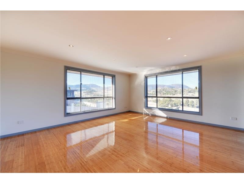 2/18 Rachel Crescent, Old Beach TAS 7017