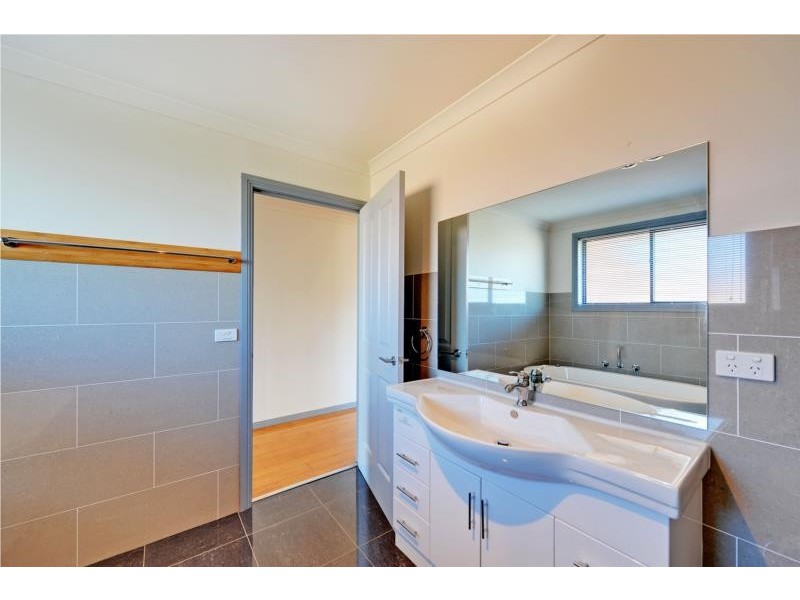 2/18 Rachel Crescent, Old Beach TAS 7017