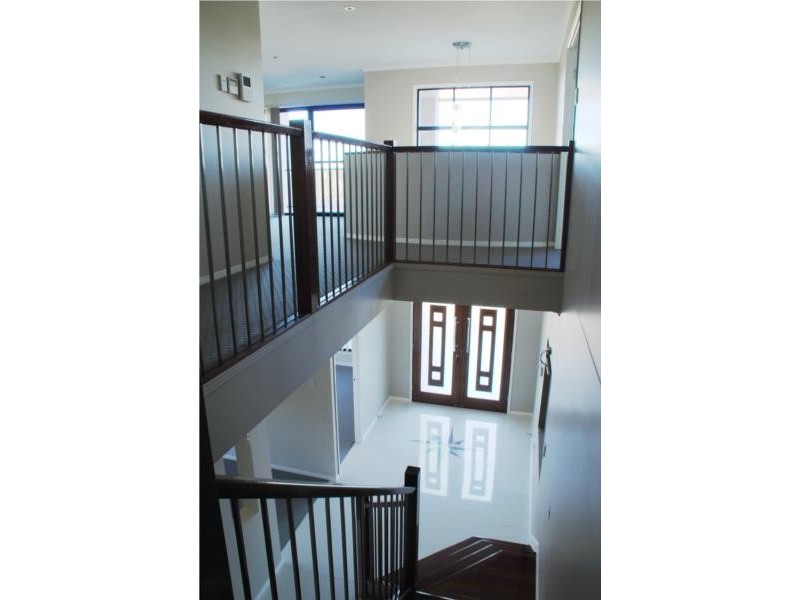 4 Leonardo Close, Eight Mile Plains QLD 4113