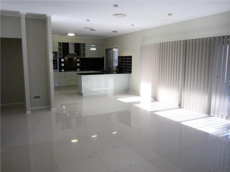 4 Leonardo Close, Eight Mile Plains QLD 4113