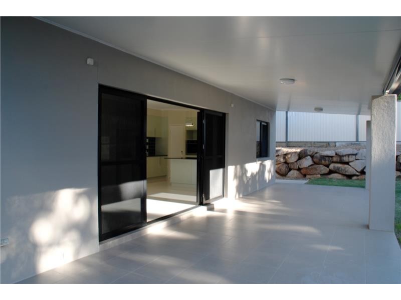 4 Leonardo Close, Eight Mile Plains QLD 4113