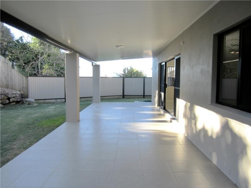 4 Leonardo Close, Eight Mile Plains QLD 4113