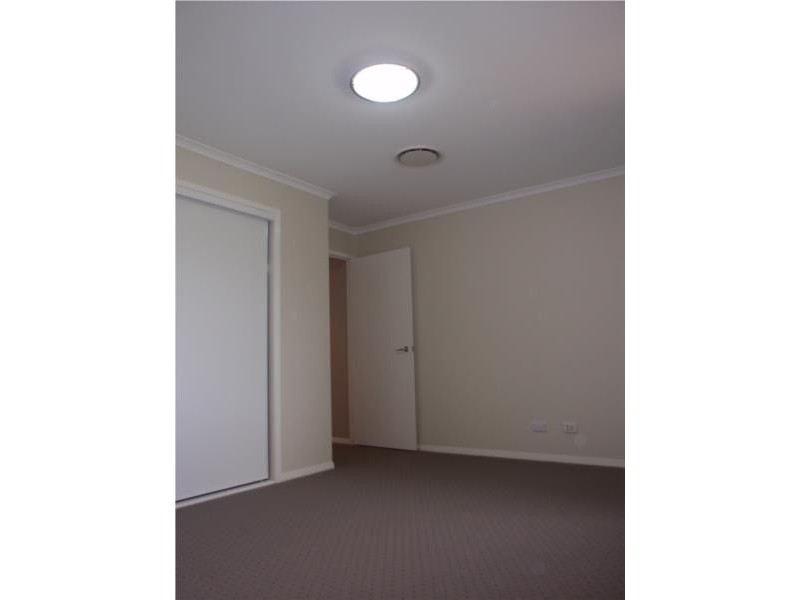 4 Leonardo Close, Eight Mile Plains QLD 4113