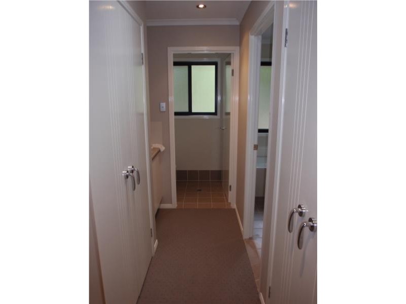 4 Leonardo Close, Eight Mile Plains QLD 4113