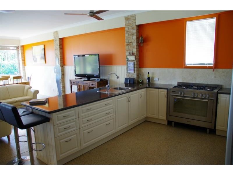 15 Amstal Avenue, Wondunna QLD 4655