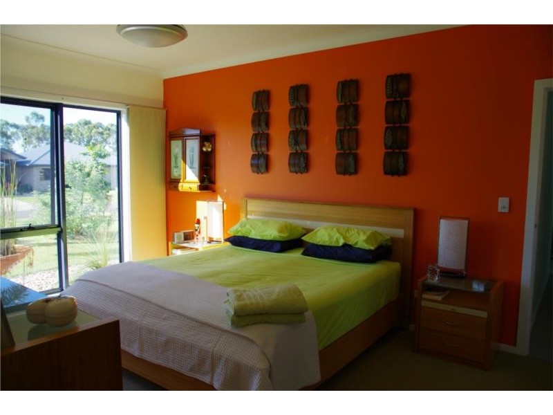 15 Amstal Avenue, Wondunna QLD 4655