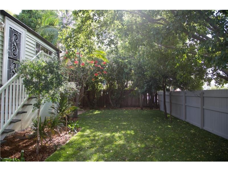 1 Riddings Street, Coorparoo QLD 4151