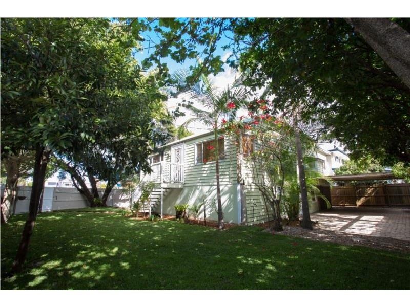 1 Riddings Street, Coorparoo QLD 4151