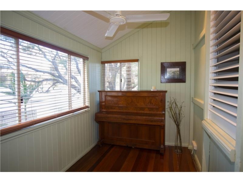 1 Riddings Street, Coorparoo QLD 4151