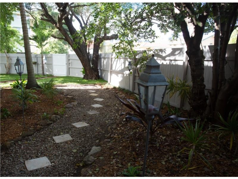 1 Riddings Street, Coorparoo QLD 4151