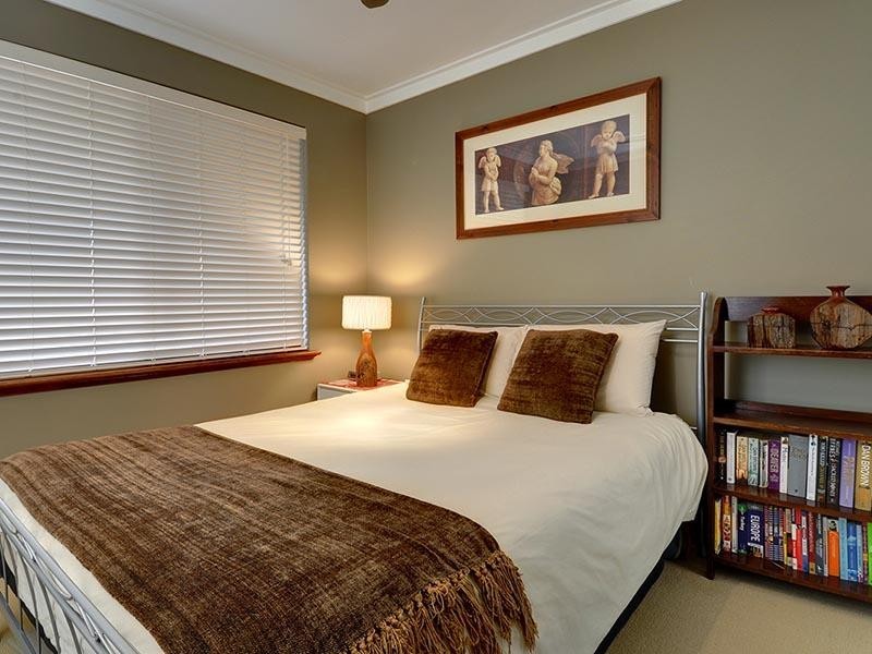 6  Tanah close, Kingsley WA 6026