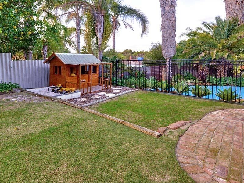 6  Tanah close, Kingsley WA 6026