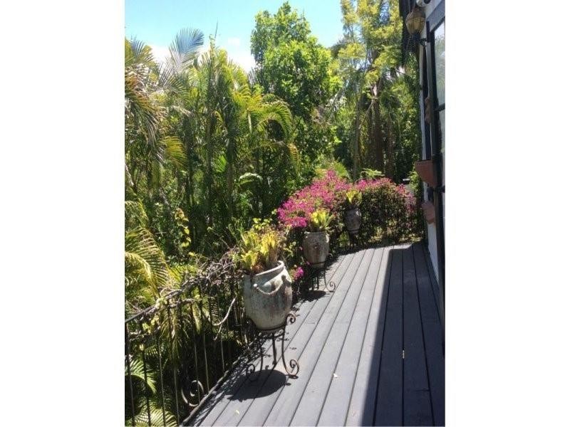 2 Bellview Crescent, Ashmore QLD 4214