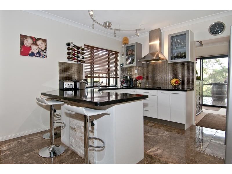 89 Wuraga Road, Bahrs Scrub QLD 4207