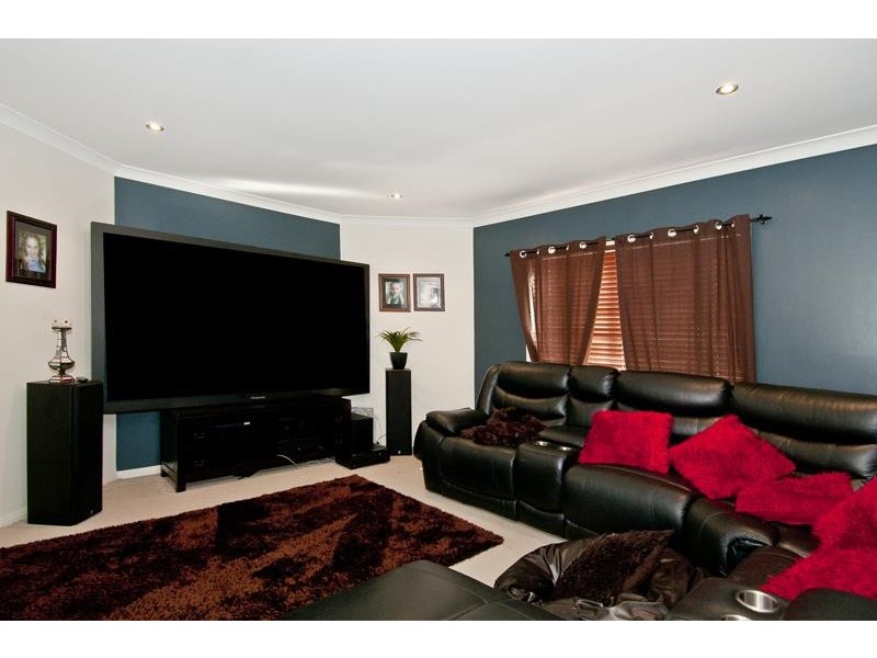 89 Wuraga Road, Bahrs Scrub QLD 4207