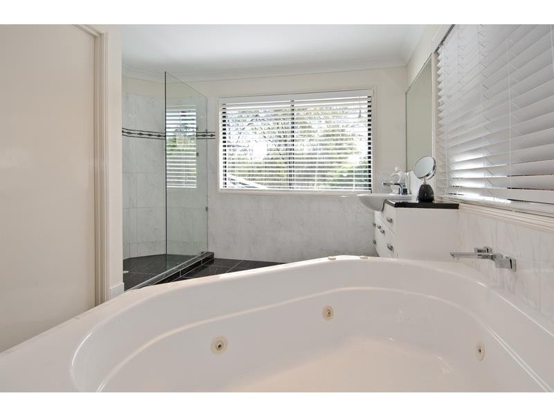 89 Wuraga Road, Bahrs Scrub QLD 4207