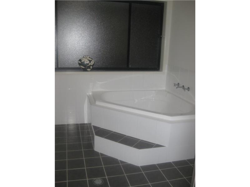 56 Kardella Avenue, Nowra NSW 2541