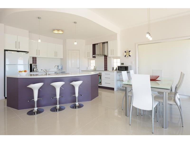 211 EXCELSIOR PARADE, Hindmarsh Island SA 5214