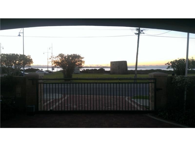 175 Rockingham Beach Road, Rockingham Beach WA 6168