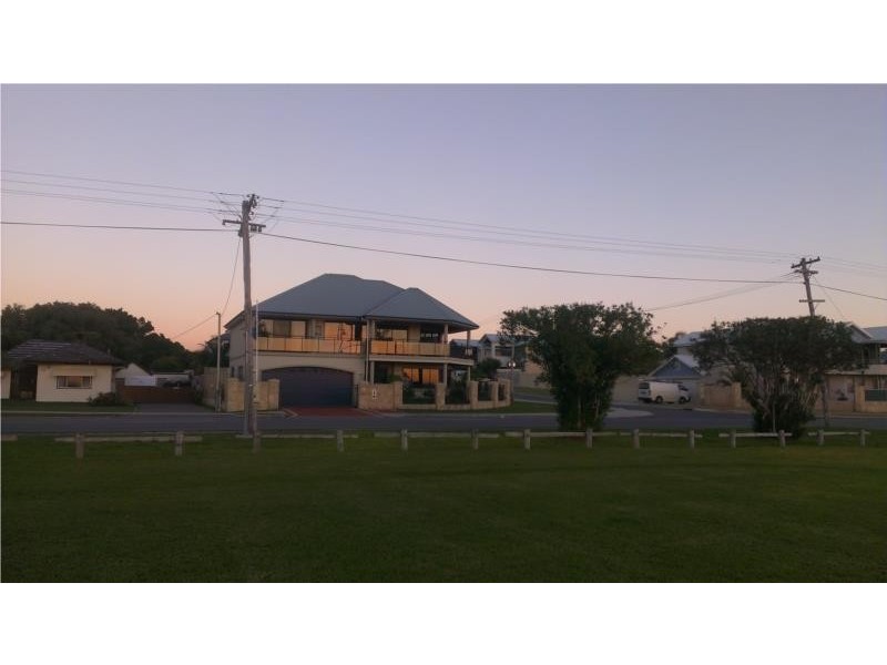 175 Rockingham Beach Road, Rockingham Beach WA 6168