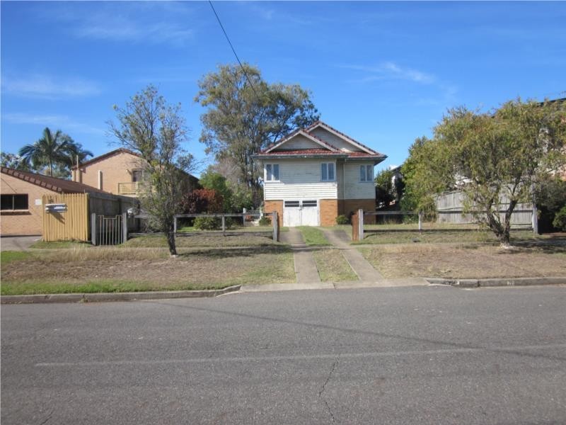 28 Cambridge Street, Carina Heights QLD 4152