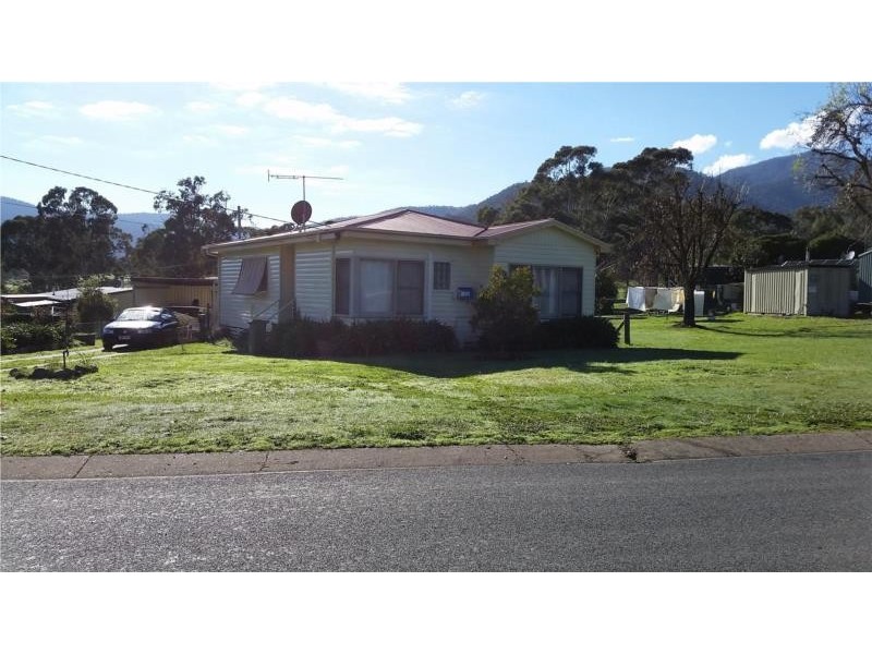 6 Eustace Street, Dartmouth VIC 3701