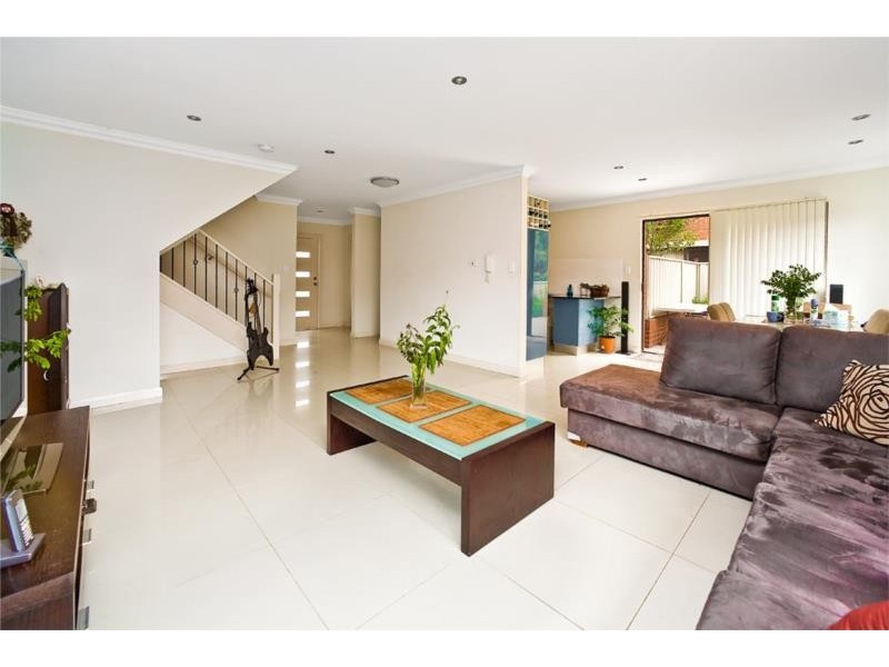 2/73 Water Street, Belfield NSW 2191