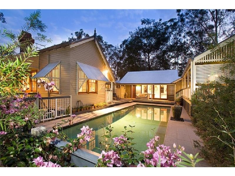112 Airlie Road, Pullenvale QLD 4069