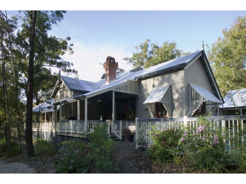 112 Airlie Road, Pullenvale QLD 4069