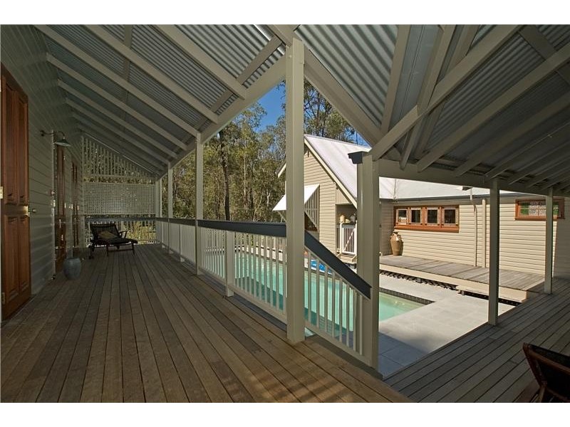 112 Airlie Road, Pullenvale QLD 4069