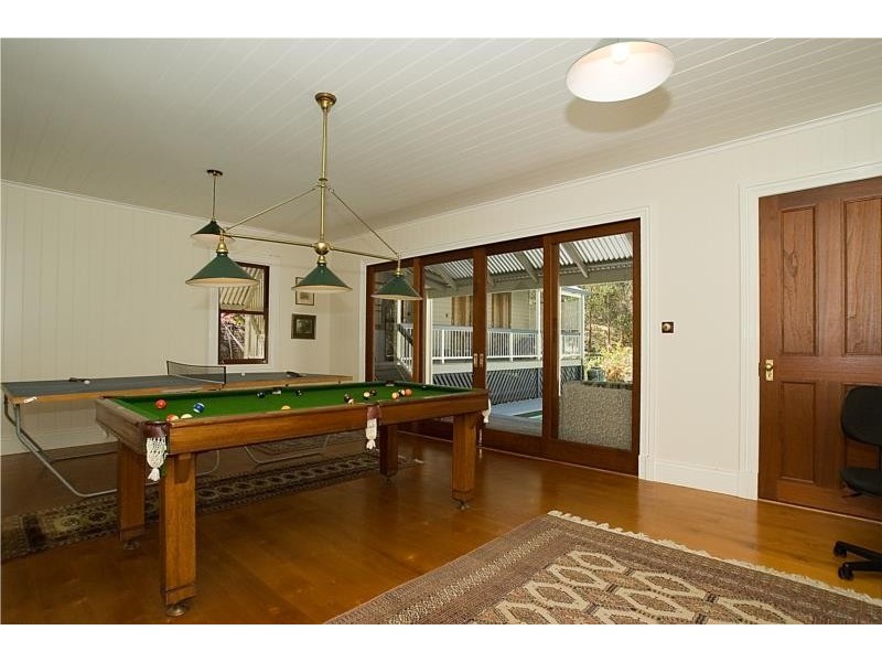 112 Airlie Road, Pullenvale QLD 4069